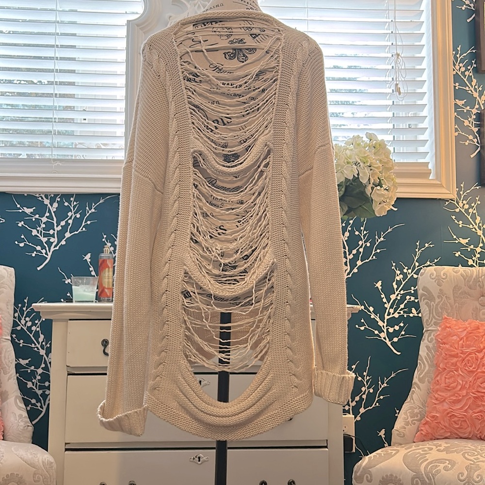 GORGEOUS, KIMBERLY OVITZ, cream coloured unique sweater!! In size M/L